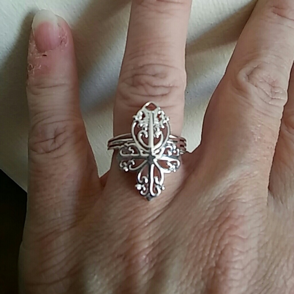 .925 Sterling silver ring size 8